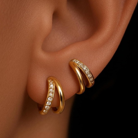 NEW 14K Gold Plated Elegant Gold Hoop Earrings - Picture 1 of 3